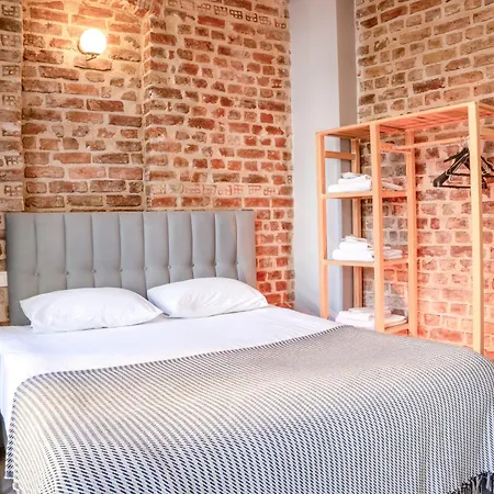 November 伊斯坦布尔