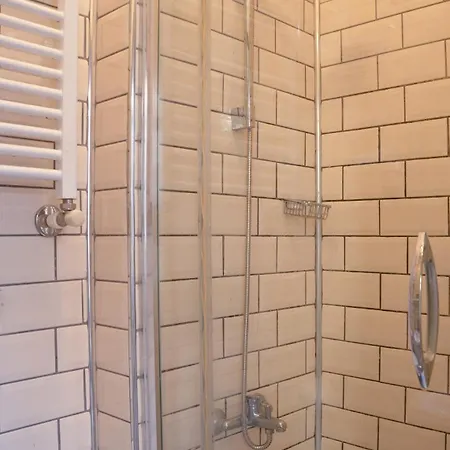 November Nocleg ze śniadaniem